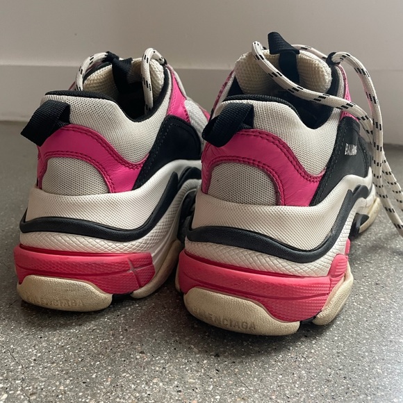 Balenciaga Triple S - Picture 5 of 10